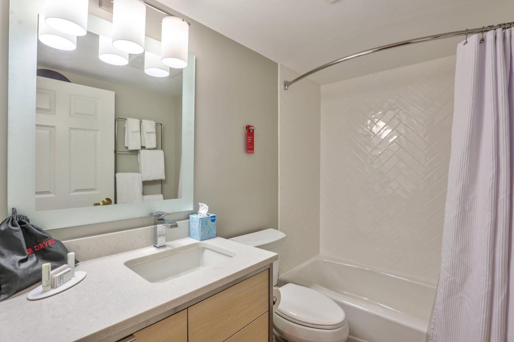 Alluxsuites At 1876, Ascend Hotel Collection Ταλαχάσι Εξωτερικό φωτογραφία